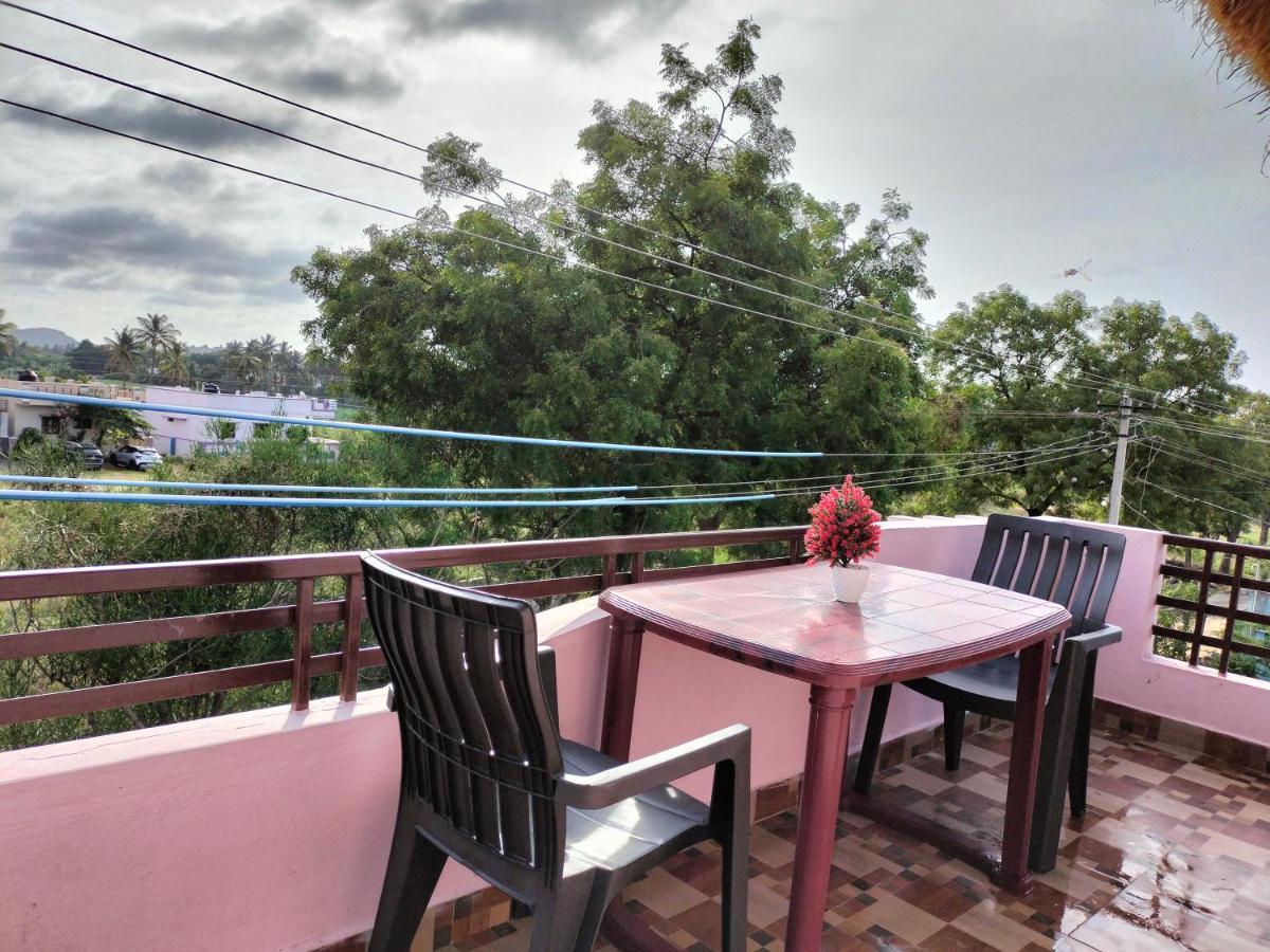 Prajwal Home Stay 亨比 外观 照片