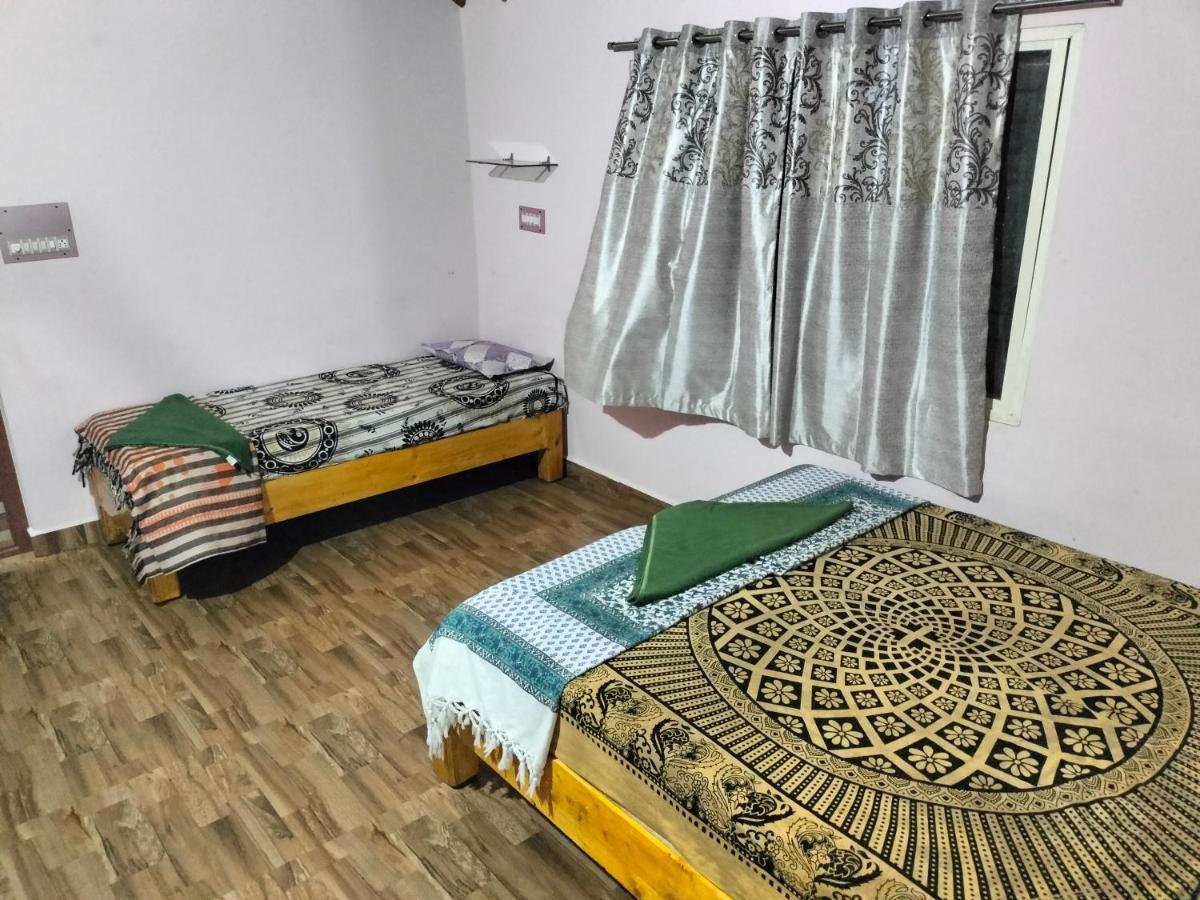 Prajwal Home Stay 亨比 外观 照片