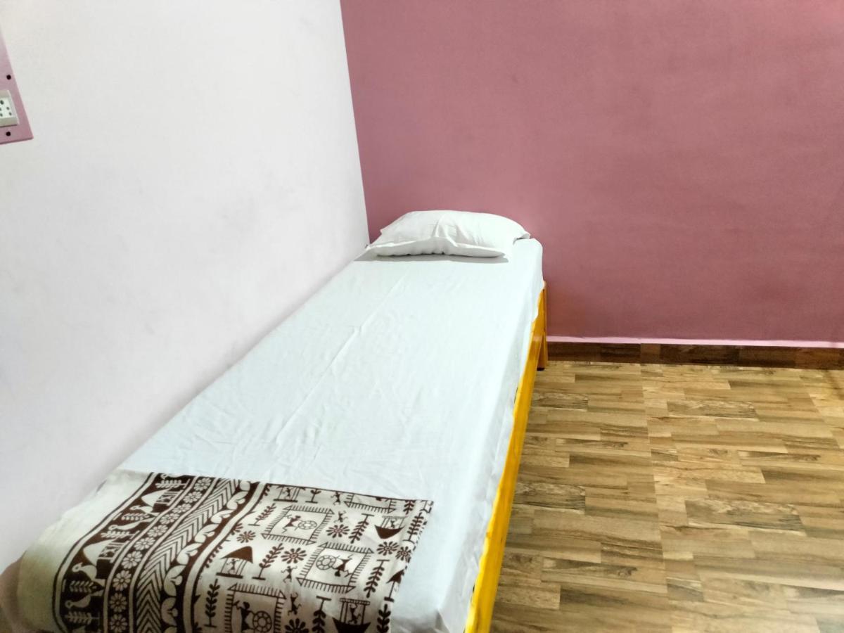 Prajwal Home Stay 亨比 外观 照片