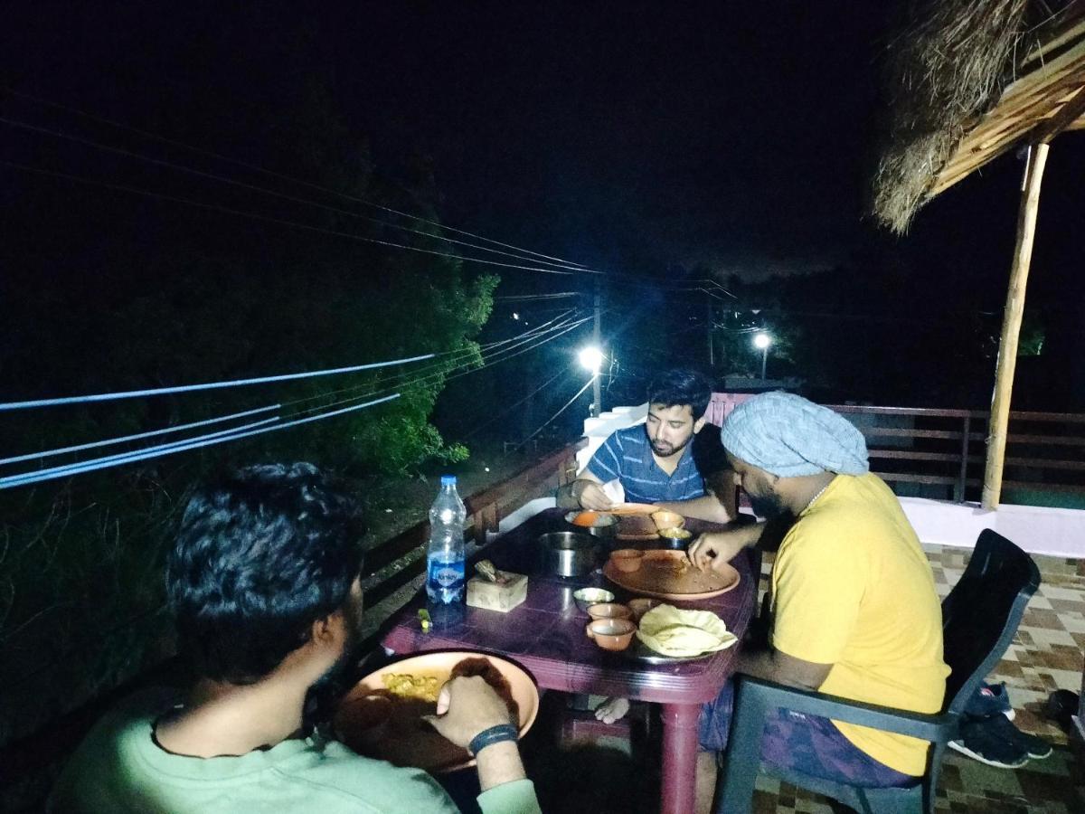 Prajwal Home Stay 亨比 外观 照片