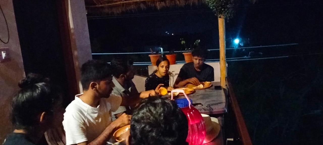Prajwal Home Stay 亨比 外观 照片