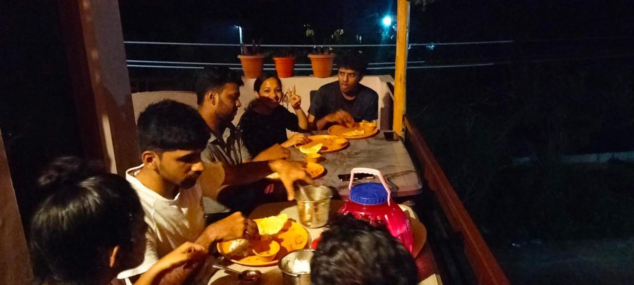 Prajwal Home Stay 亨比 外观 照片